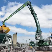 FM Conway’s new zero-emission electric crane in operation at Erith 