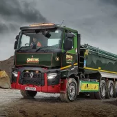 Smiths Bletchington have added the first Tridem to their fleet, a Renault Trucks’ C440 P8x4*4 Tridem Off Road with Charlton Superlite aggregate body, supplied by Sparks Commercial Services