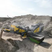 Keestrack R3 mobile tracked impact crusher 