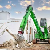 The new Sennebogen 825 E Demolition in operation 