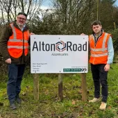 L-R: Jon Fisher, GRS chief executive, with Ben Maclean, owner of DTE