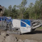 The rugged, reliable, and powerful Kleemann mobile jaw crusher makes easy work of crushing Hawaii’s volcanic Blue Rock