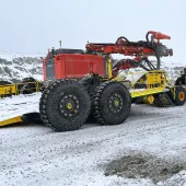 Sleipner lowbed trailer carrying a Sandvik Pantera drill rig