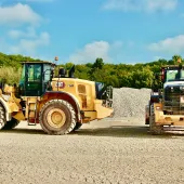 The integrated Cat mid-size wheel loader technologies help operators of all skill levels work more efficiently and productively
