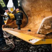 Caterpillar have introduced new single-life cutting edges for their medium-size wheel loader range