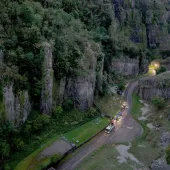 Heidelberg Materials UK and Somerset Council removed and recycled the worn-out two-mile road, and produced and laid the new asphalt under challenging conditions, including steep gradients, narrow passes and nighttime working