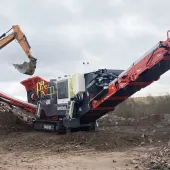 Brewster Bros’ new Sandvik QJ341 tracked jaw crusher in operation